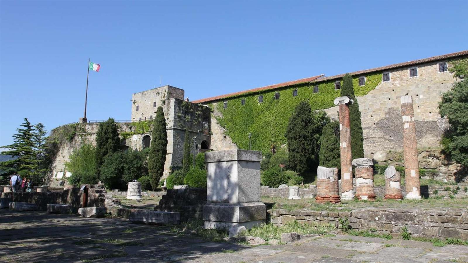 Residence Montanelli Trieszt Kültér fotó
